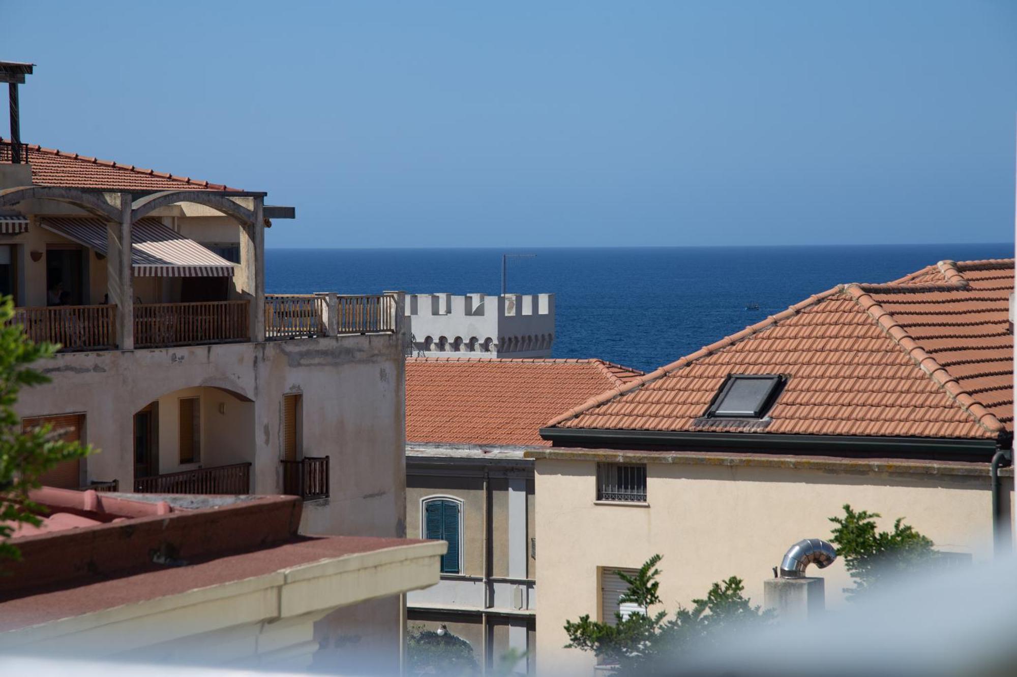 “Here” Downtown Alghero Luaran gambar
